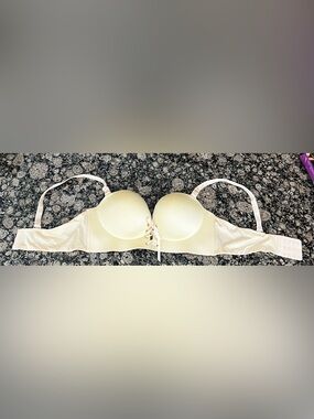 Strapless Lace-Up Push-Up Bra in Light Cream